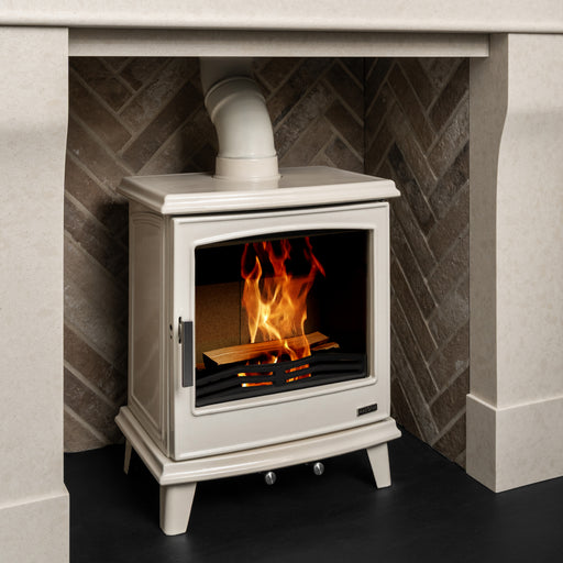 Mazona Cheshire stove cream in a chimney breast 
